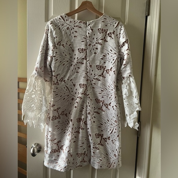 Dress the Population Dylan leaf lace wide sleeve white dress - Picture 4 of 5